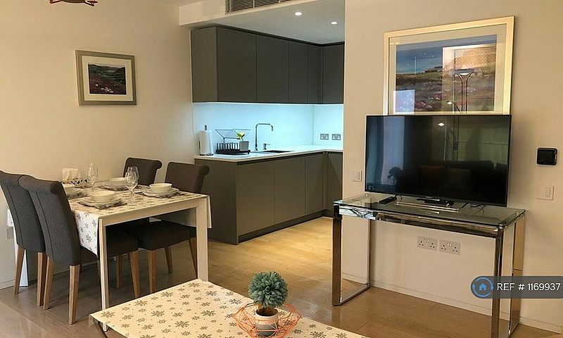 1 Bedroom Flat In Gr...