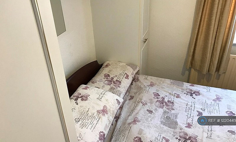 1 Bedroom Flat In Qu...
