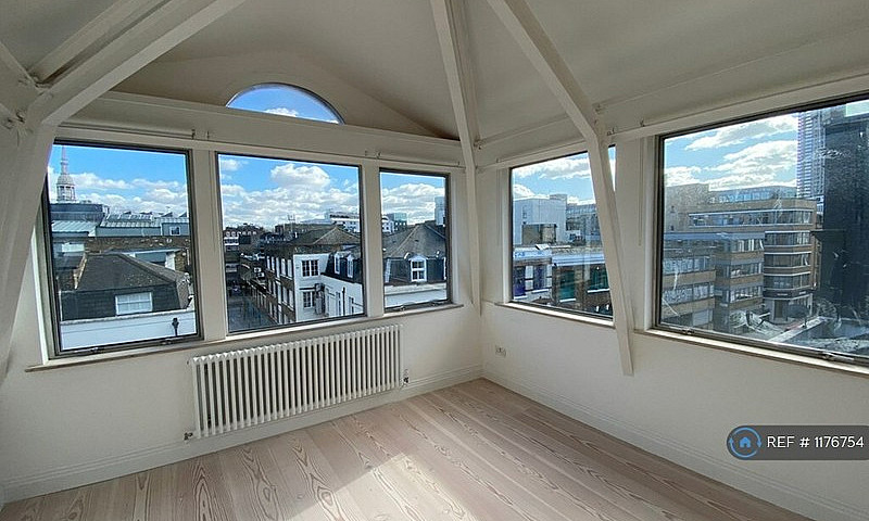 2 Bedroom Flat In Lo...