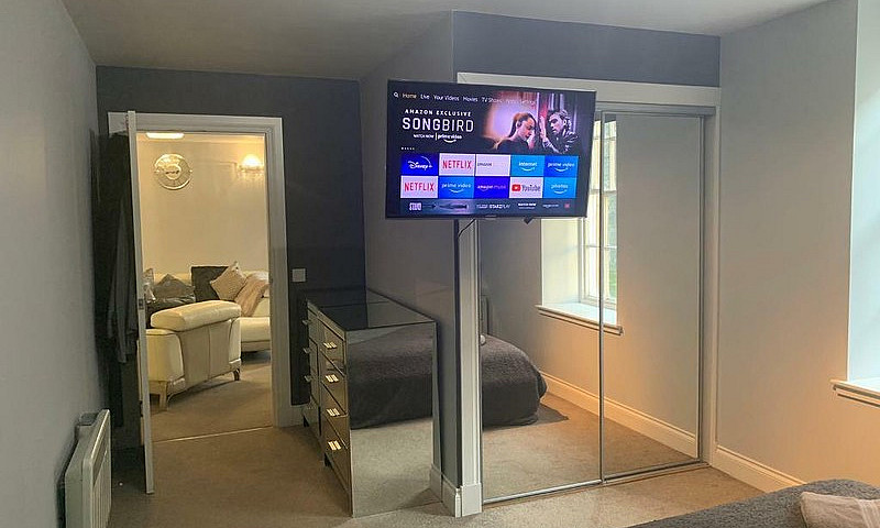 Beautiful 2 Bed 2 Ba...