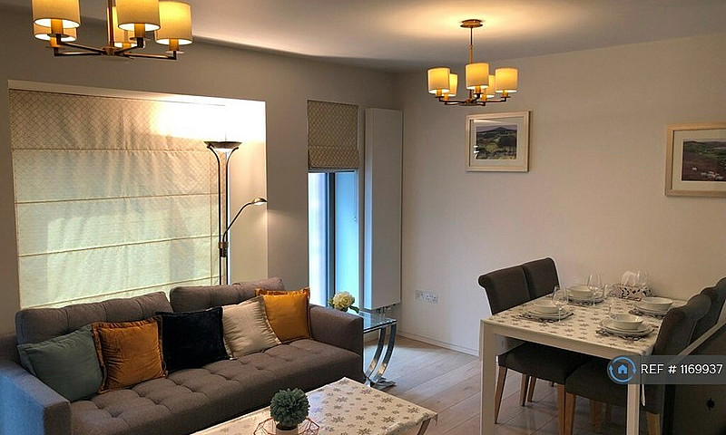 1 Bedroom Flat In Gr...