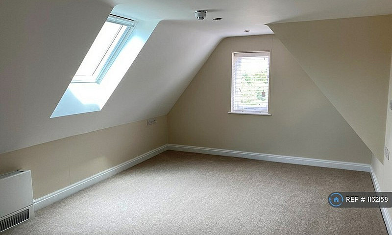 1 Bedroom Flat In Ha...