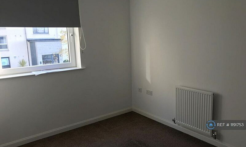 2 Bedroom Flat In Pa...