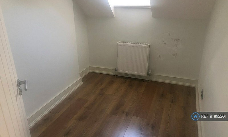 1 Bedroom Flat In Ch...
