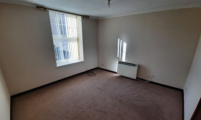 2 Bedroom Flat To Re...