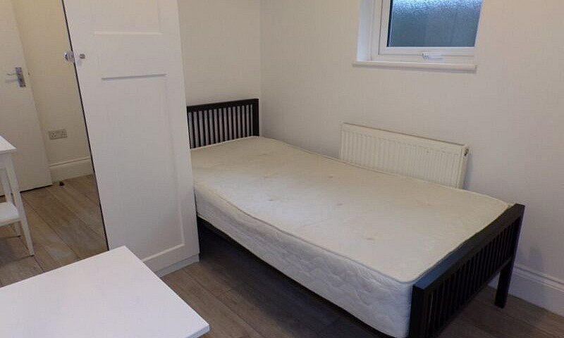 2 Bedroom Ground Flo...