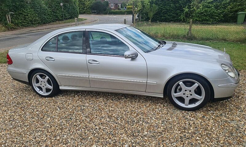 Mercedes-Benz, E Cla...