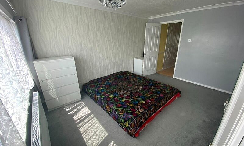 3 Bedhouse/Kitchen W...