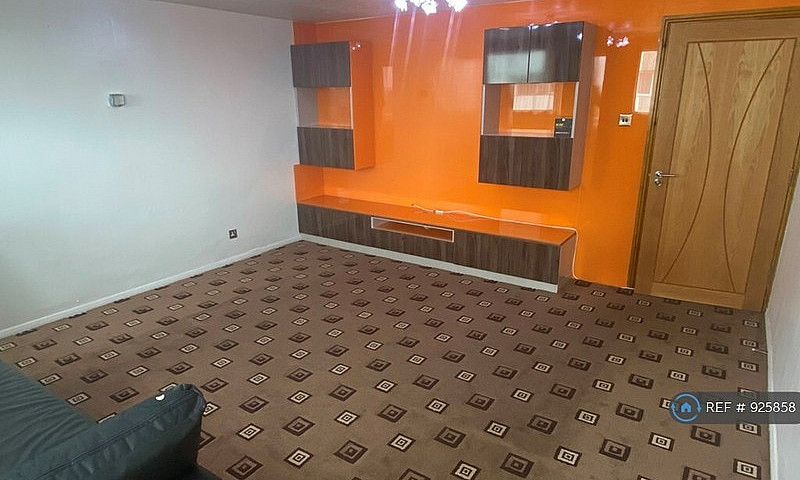 2 Bedroom Flat In Bi...