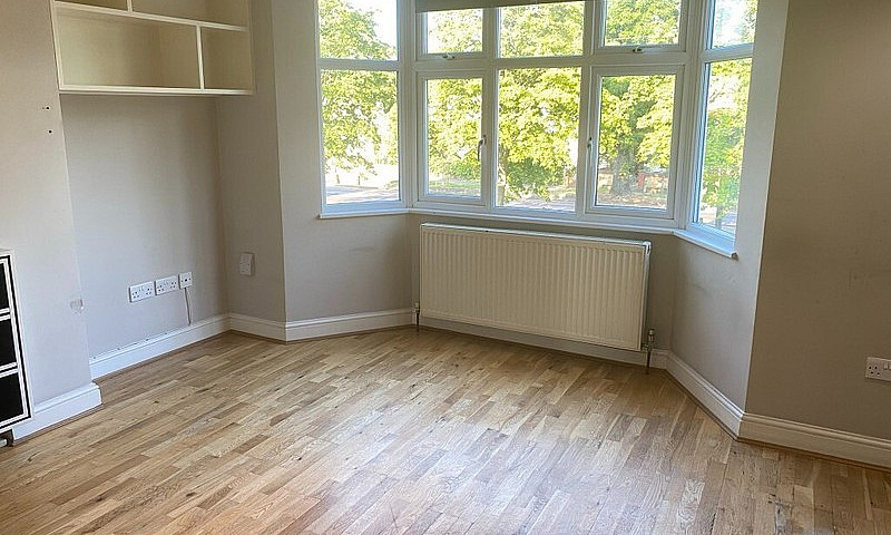 3/4 Bed Duplex Flat,...