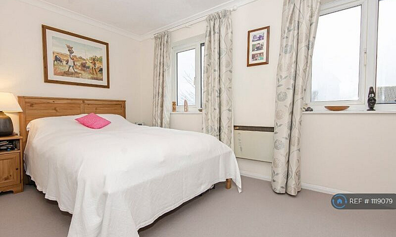 1 Bedroom Flat In Ea...