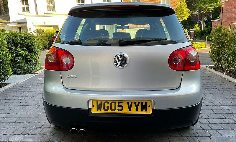 2005 Volkswagen Golf...