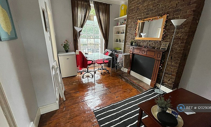 1 Bedroom Flat In Ca...
