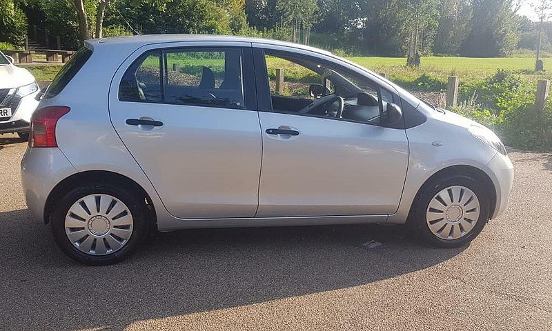 Toyota Yaris 1 Litre...