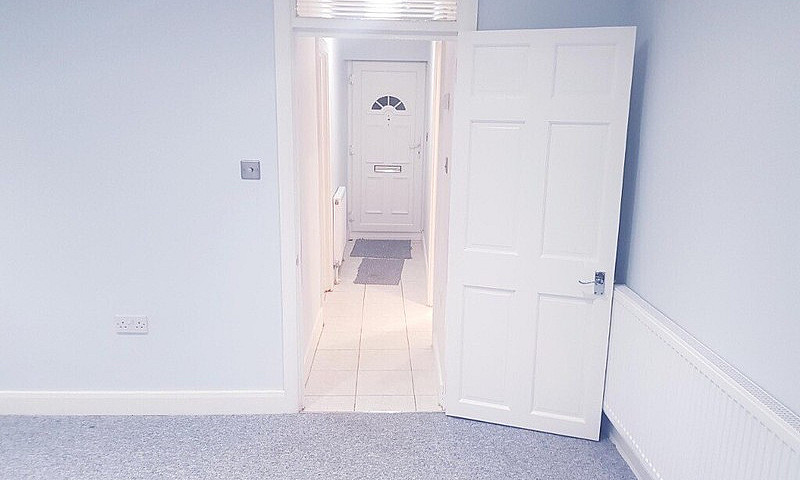 One Bedroom Flat Ava...