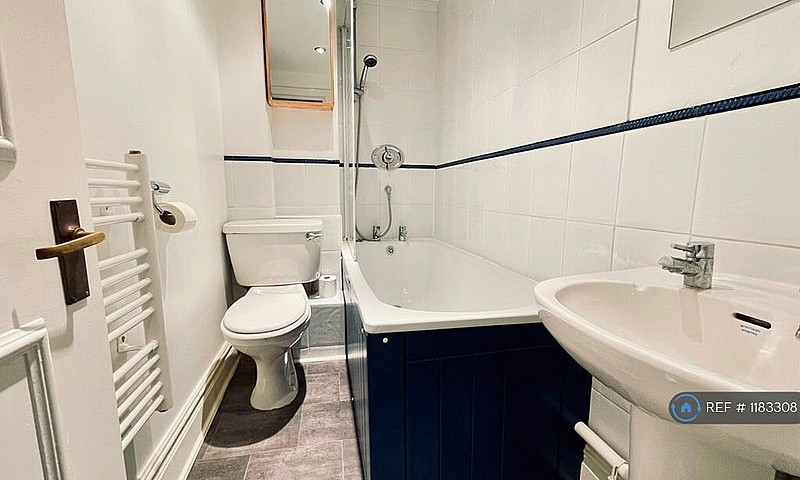 1 Bedroom Flat In Ke...