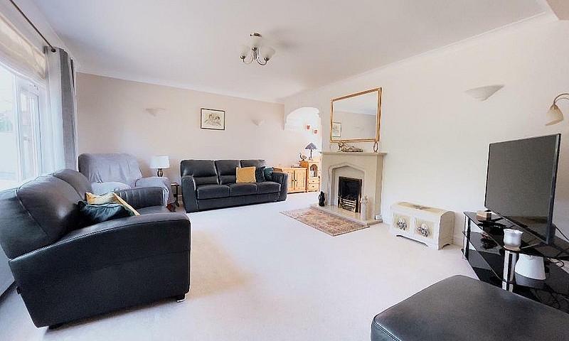 3 Bedroom House In L...
