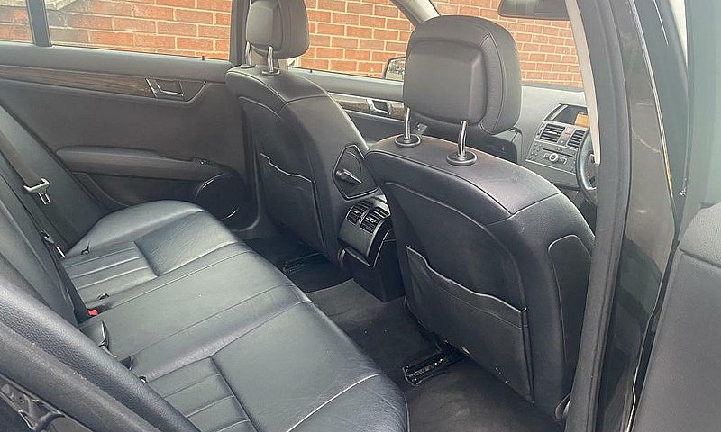 2010 Mercedes-Benz C...