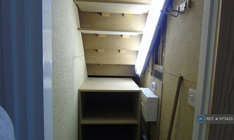2 Bedroom House In P...