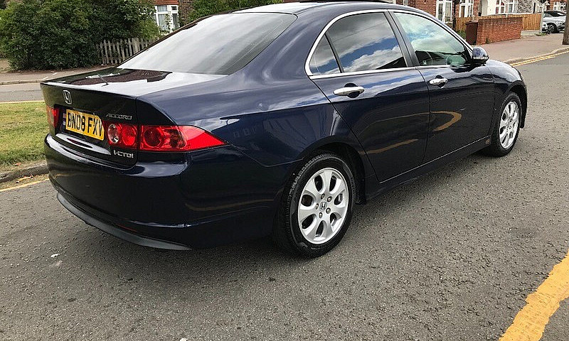 Honda Accord Exclusi...