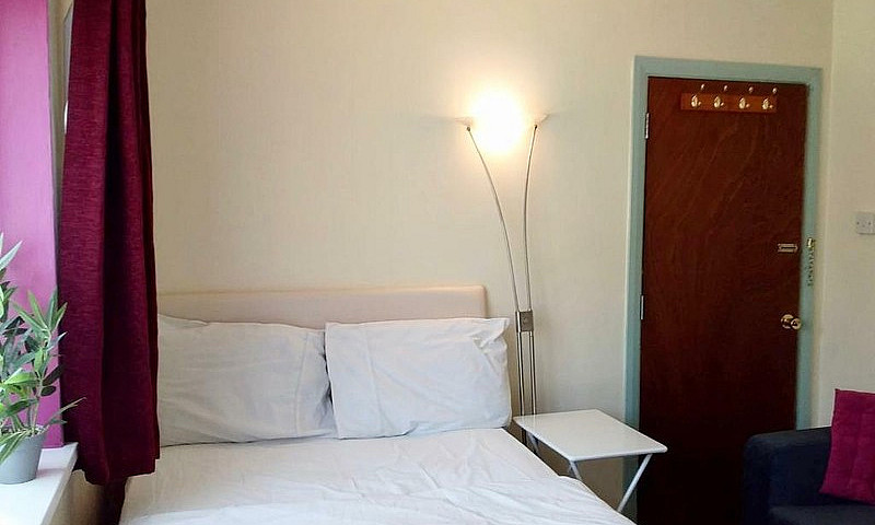 Rent Double Room Clo...