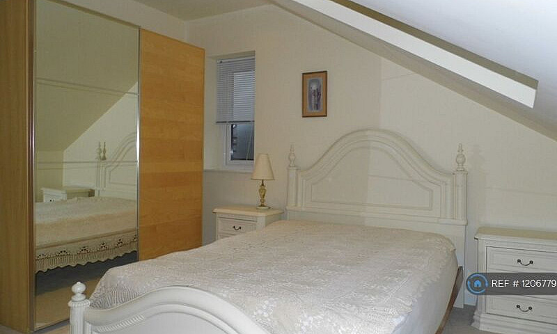 2 Bedroom House In W...