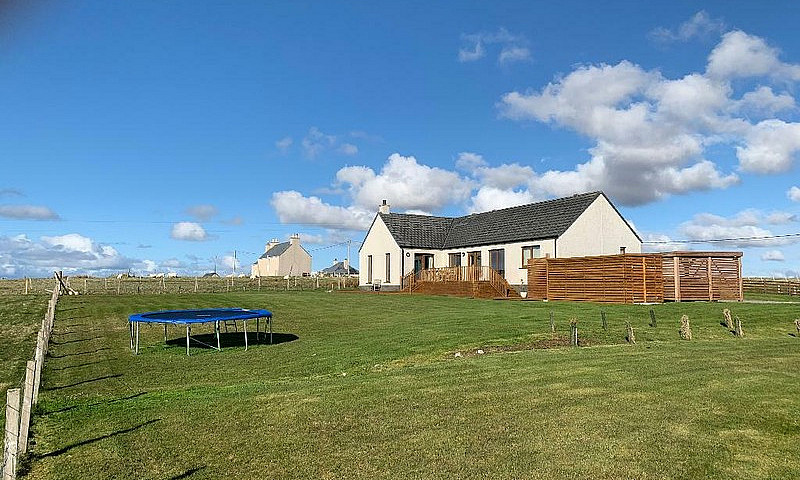 3 Bedroom House In M...
