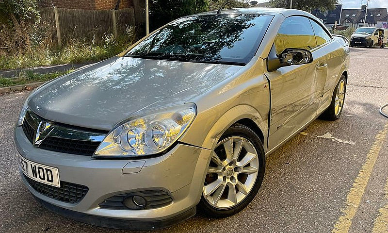 Vauxhall Astra Twint...