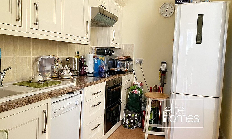 Large 1 Bedroom Grou...