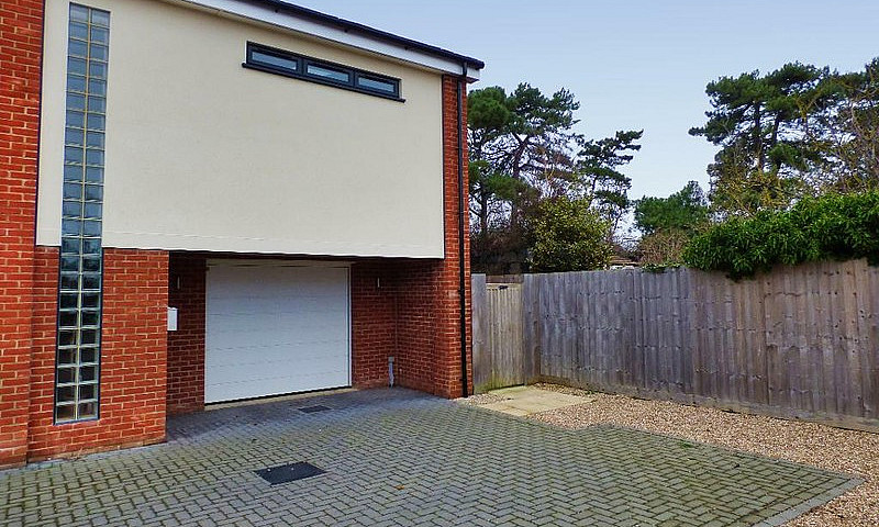 1 Bedroom House In P...
