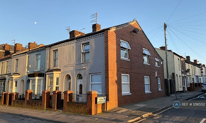 3 Bedroom House In T...