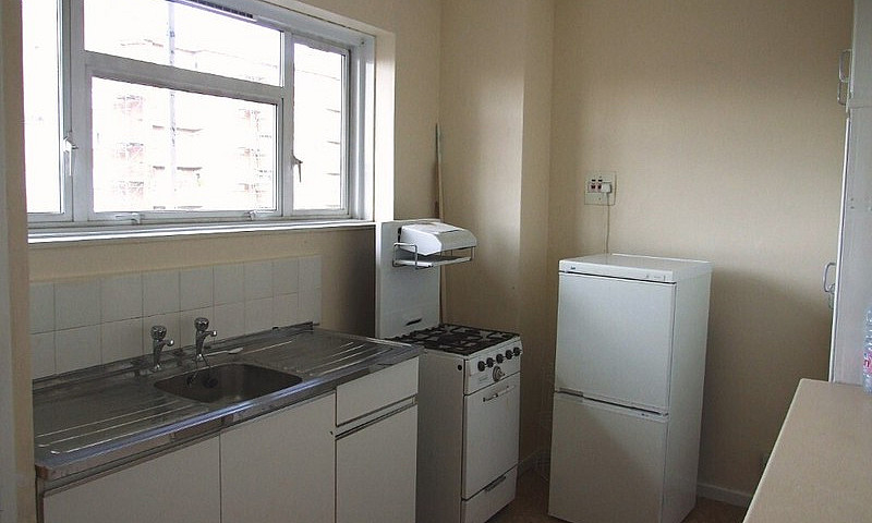 1 Double Bedroom Fla...
