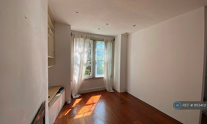 4 Bedroom House In O...