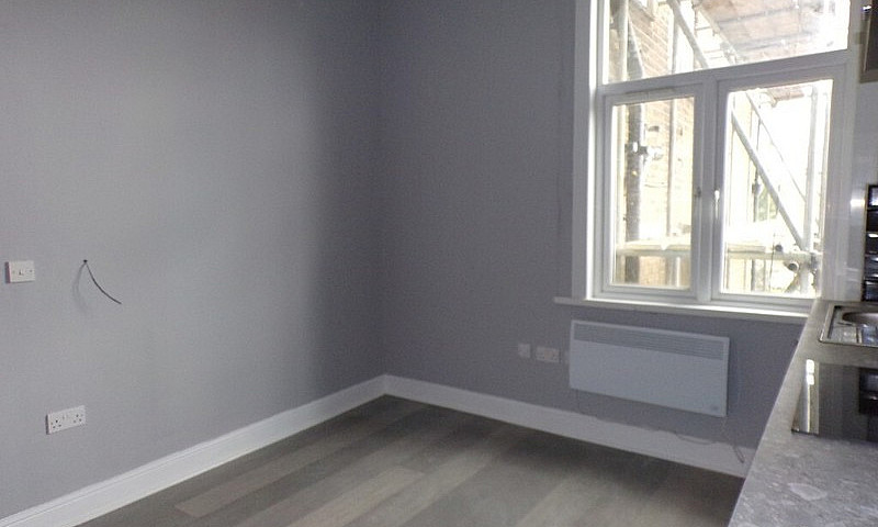 Studio Apartment, Le...