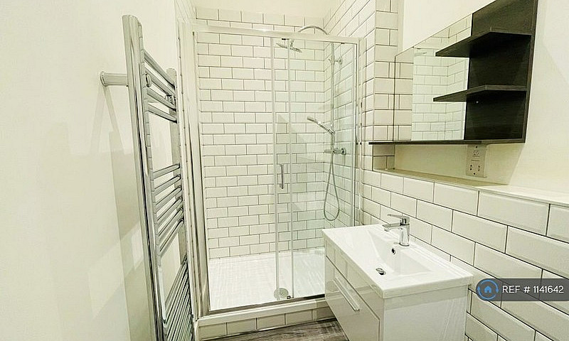 1 Bedroom Flat In Si...
