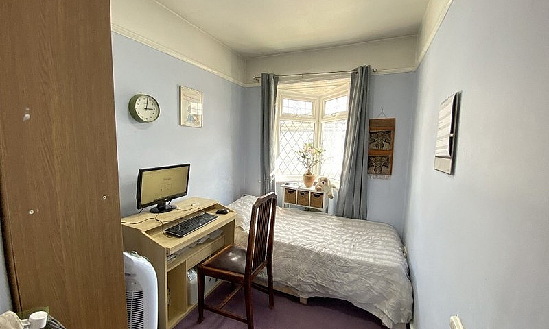 13 Eton Road *****Ne...