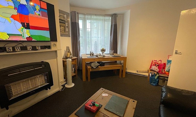 Three Bedroom Flat T...
