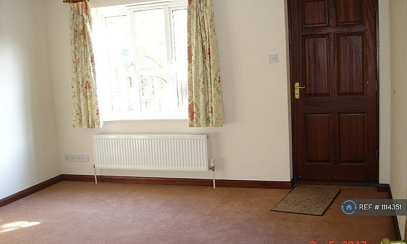1 Bedroom House In T...