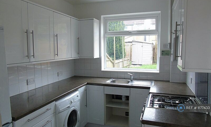 2 Bedroom House In P...