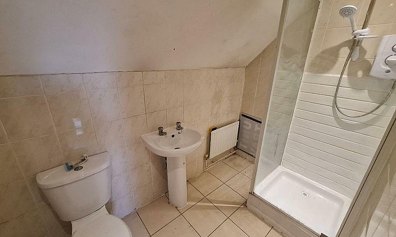 Studio Flat In Rayne...