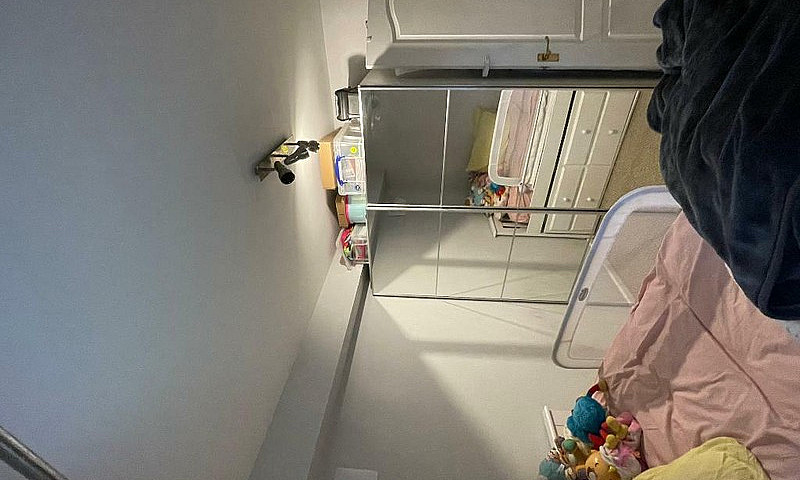 2 Bedroom Flat In Ma...