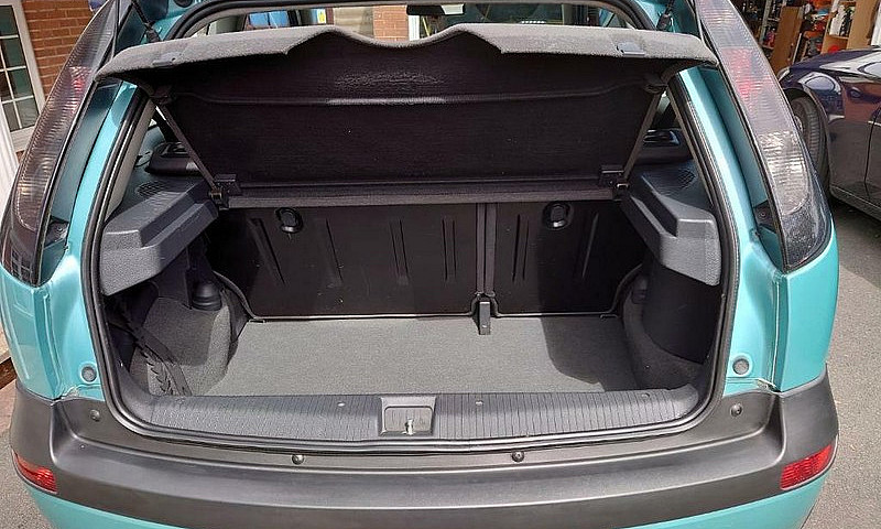 Vauxhall Corsa 2003 ...