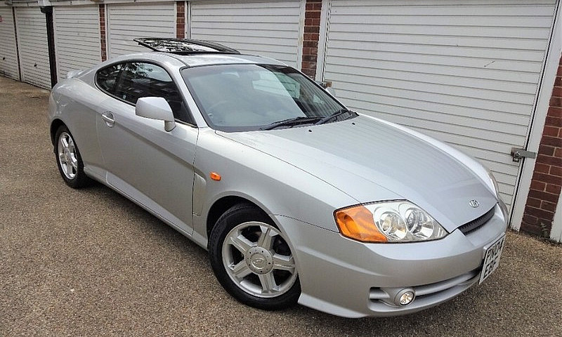 2004 Hyundai Coupe 2...