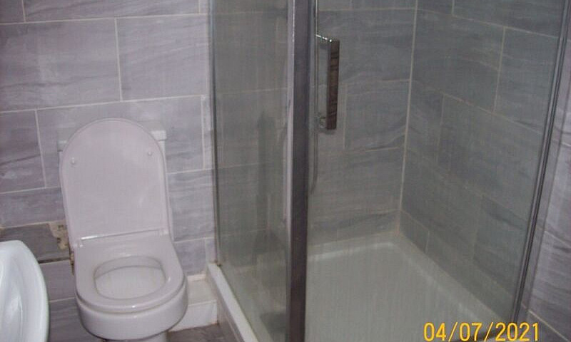 One Bedroom Flat To ...