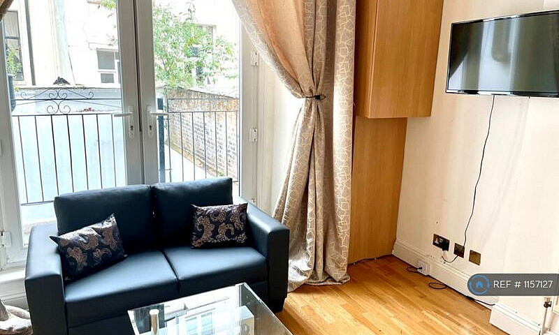 1 Bedroom Flat In Le...