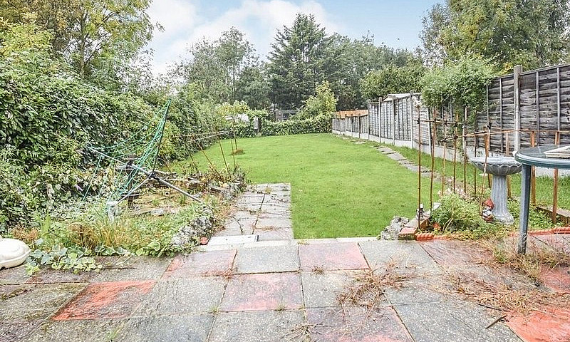 Spacious 2 Bed Bunga...