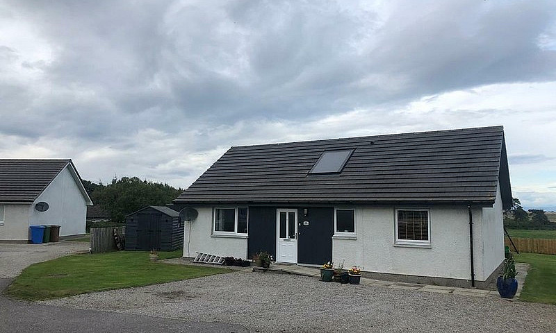 3 Bedroom Bungalow F...