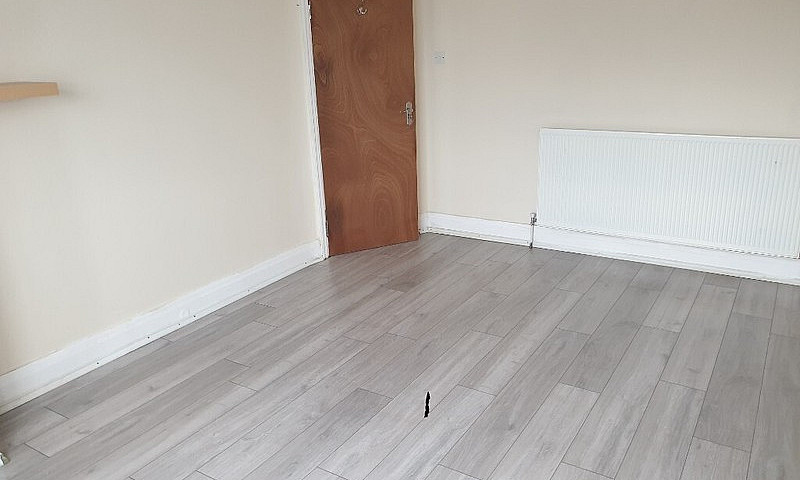 Preston Road Large D...