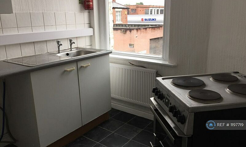 1 Bedroom Flat In Fu...