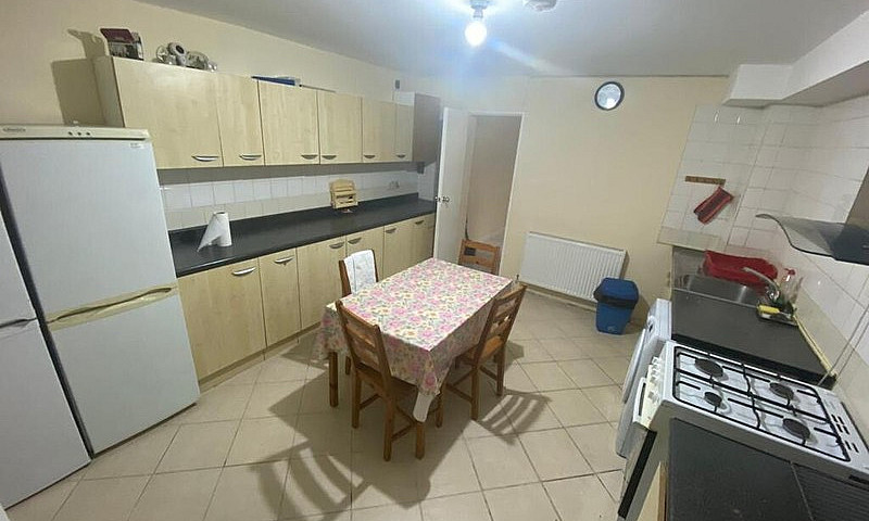 Five Bed With Two Ba...